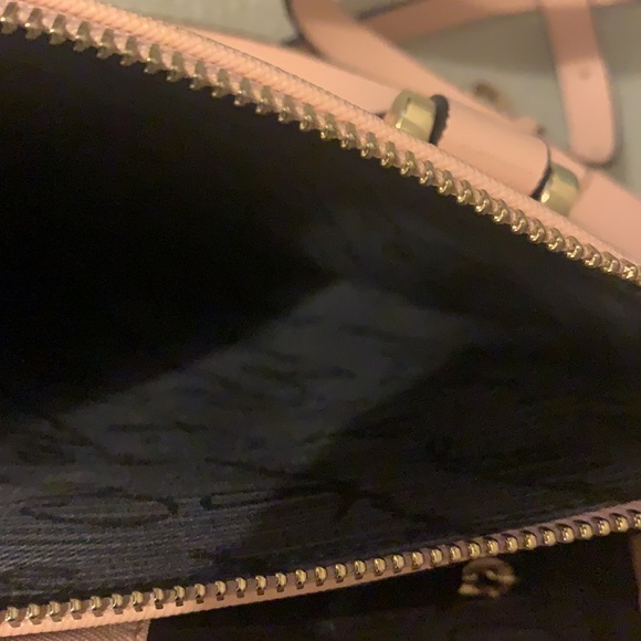 Christian Siriano Pink Crossbody/Shoulder Bag with Gold Bee - Picture 13 of 15